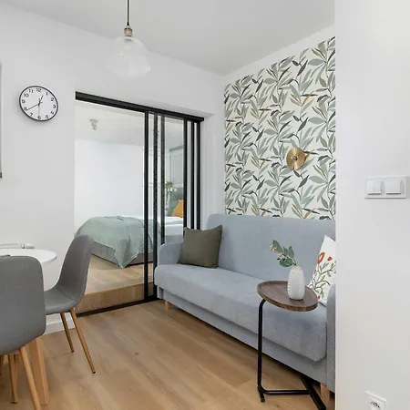 Διαμέρισμα Stylish With A Balcony And A Workspace By Renters